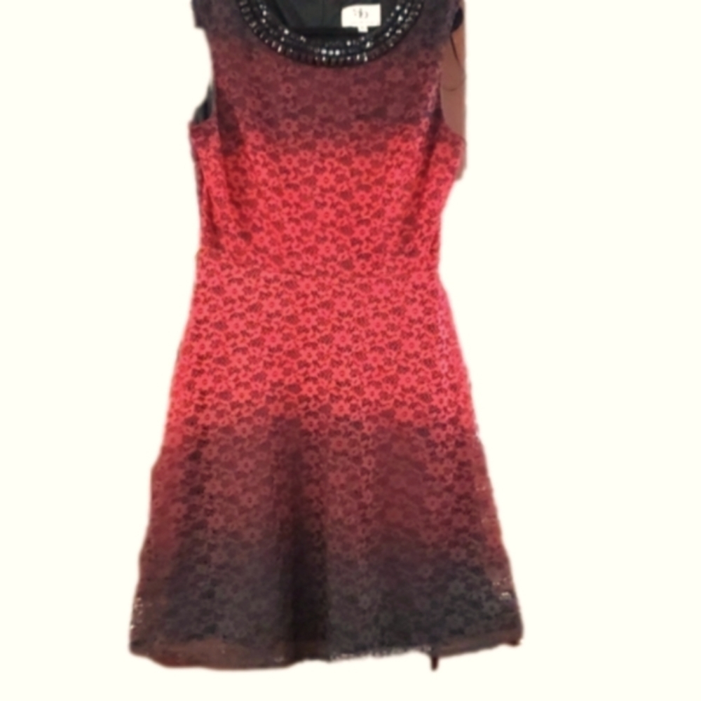 Sd COLLECTIONS RED/BLACK LACE Size 8